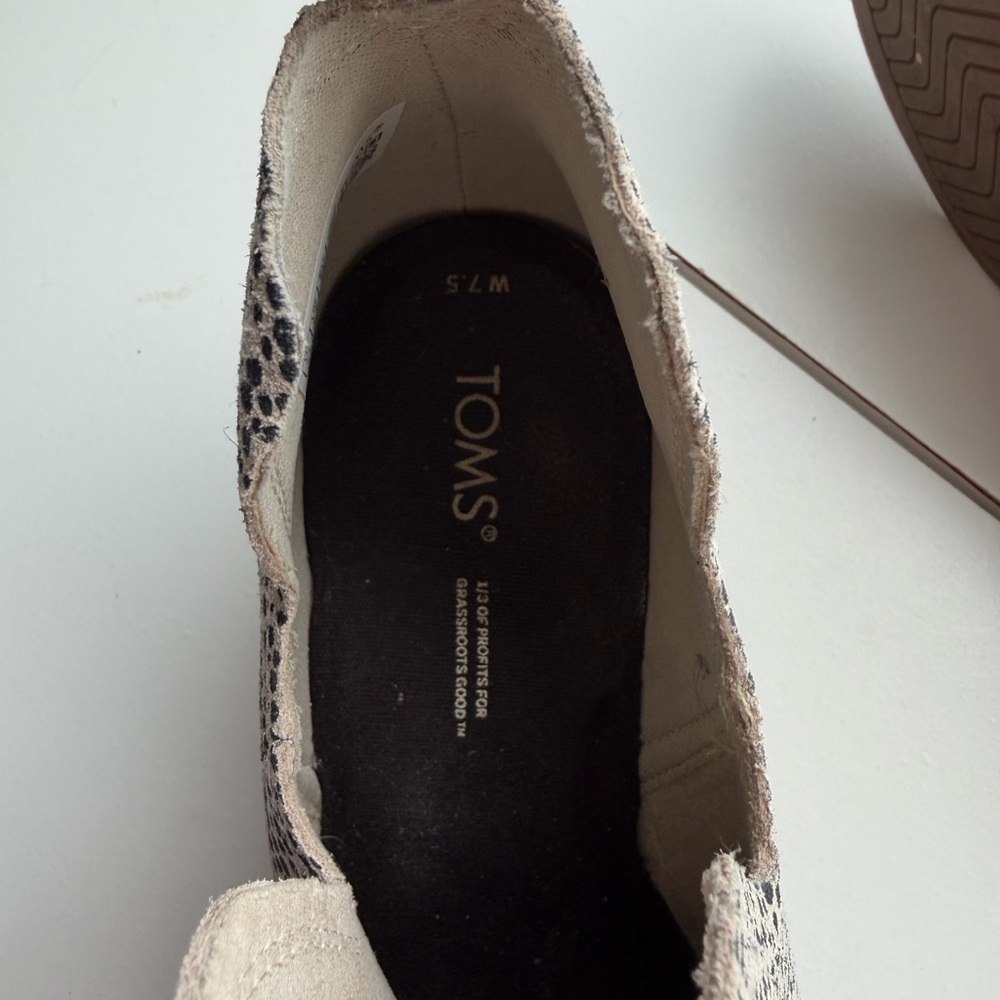 TOMS Women's Wedge Ankle Booties - Picture 7 of 11